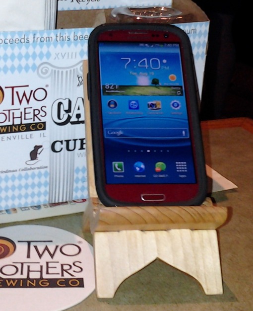 2x4 Roubo Cell Phone Stand